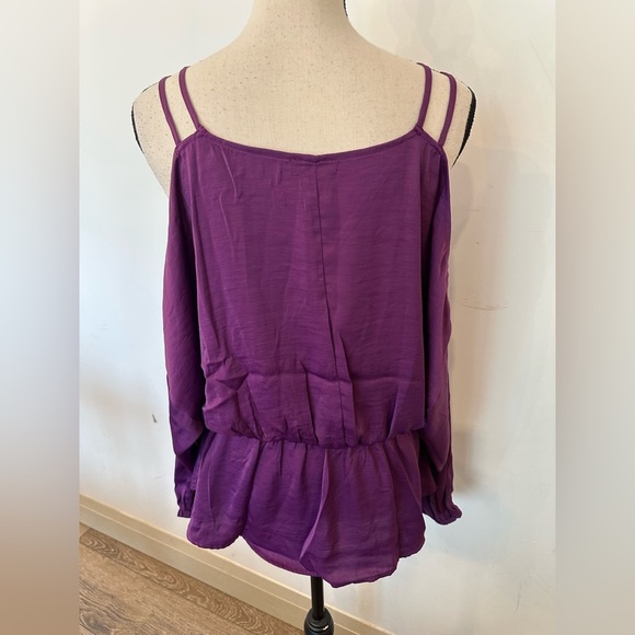 Venus Cold Shoulder NWT SZ 12 Women's Purple Top - Picture 4 of 7